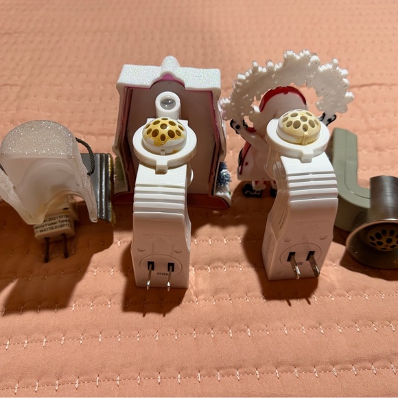 Bath & Body Wall Flowers - Picture 8 of 8